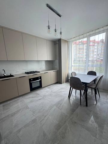 Джона Ленона вул., 41