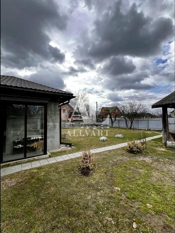 Стеценка вул., 30