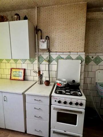 Героїв просп., 12