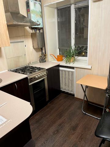 Лесі Українки просп. (Пушкіна), 1