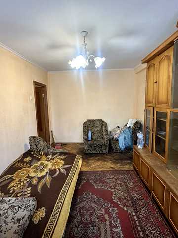 Героїв Космосу вул., 1-В