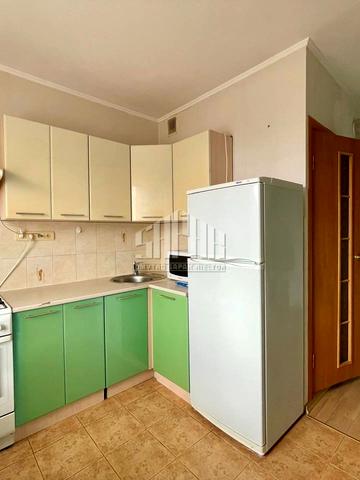 Машинобудівників вул., 9