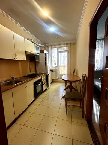 Зоопаркова вул., 10