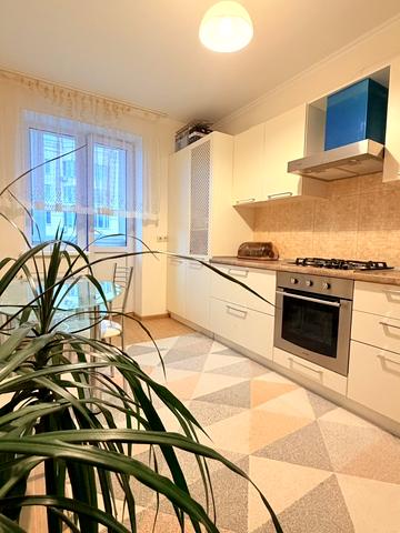 Щаслива вул., 7