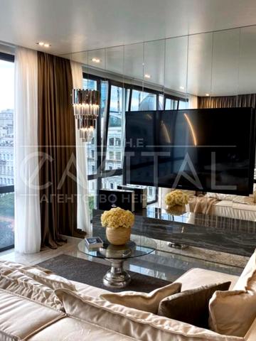 Володимирська вул., 51/53