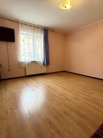 Івана Франка вул., 5