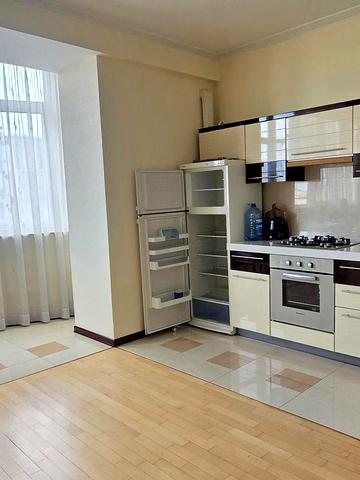 Боричів Тік вул., 30/32