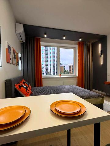 Героїв Небесної Сотні просп., 18/9