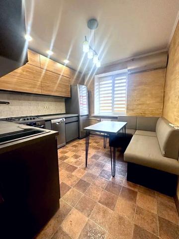 Василя Тютюнника вул. (Малишева), 32