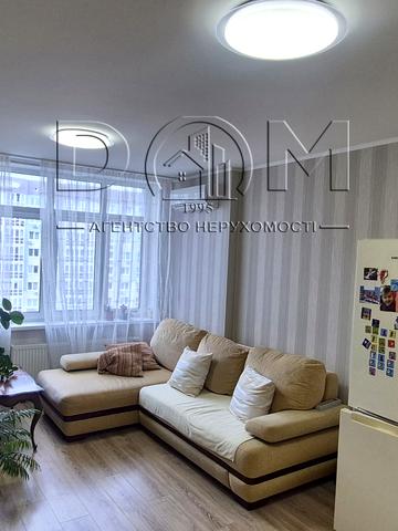 Єлизавети Чавдар вул., 24