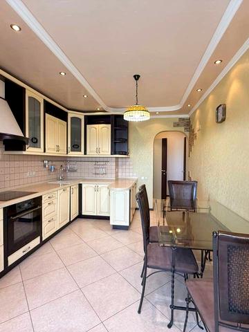 Берестейський просп. (Перемоги), 121-Б