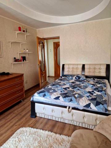 Велика Васильківська вул. (Червоноармійська), 102