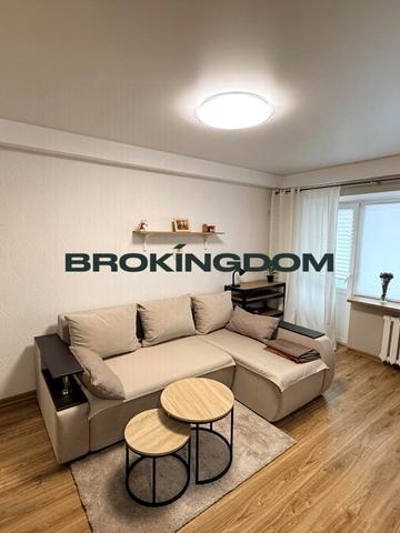 Набережно-Корчуватська вул., 82