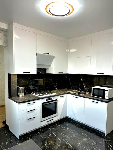 Академіка Сахарова вул., (Будинок 9)