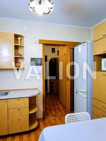 Ялтинська вул., 15