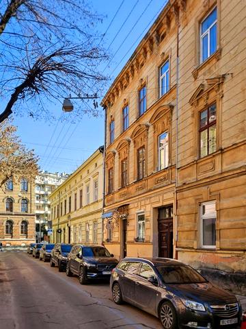 Олександра Кониського вул. (), 3