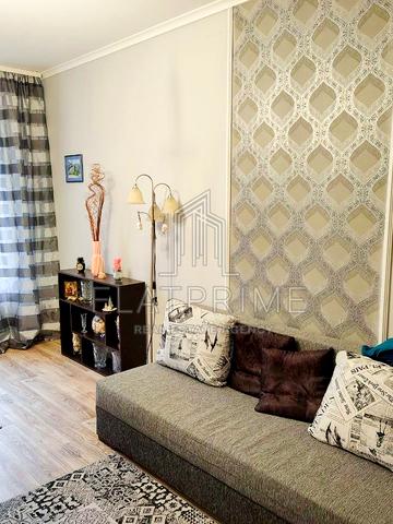 Героїв Небесної Сотні просп., 18/3