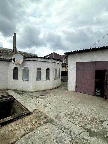 1-ша Ялтинська вул., 55