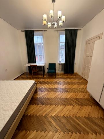 Ярослава Мудрого вул., 12В