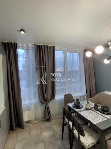 Салютна вул., (Будинок 02301-02303)