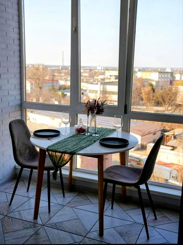 Олега Антонова вул. (Карла Маркса), 13б