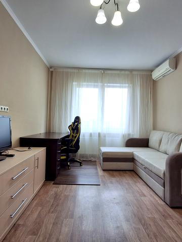 Милославська вул., 2