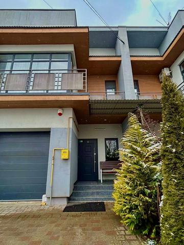 Івана Котляревського вул., 24