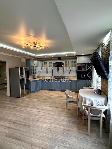 Анатолія Петрицького вул., 19-А