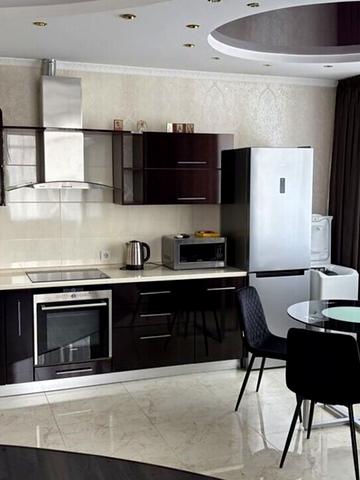 Феодосійська вул., 1-А