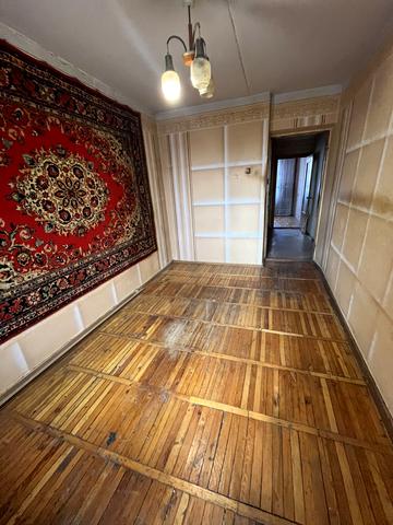 Лялі Ратушної вул., 24