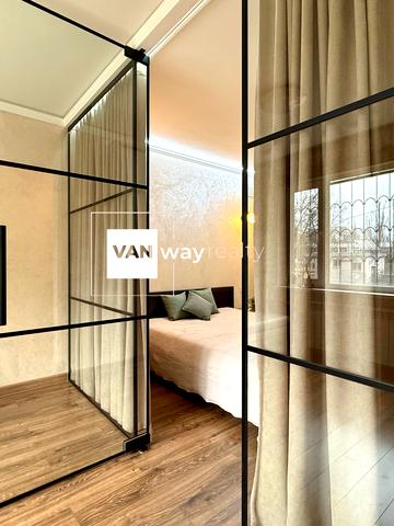 Андрія Малишка вул., 3