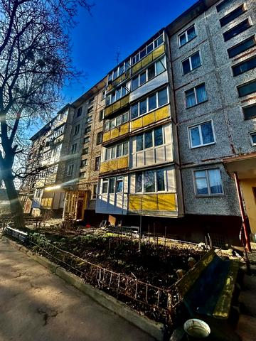 Святослава Ріхтера вул., 64а