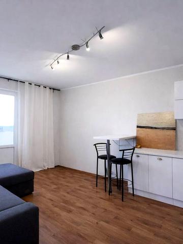 Академіка Глушкова просп., 9-Є