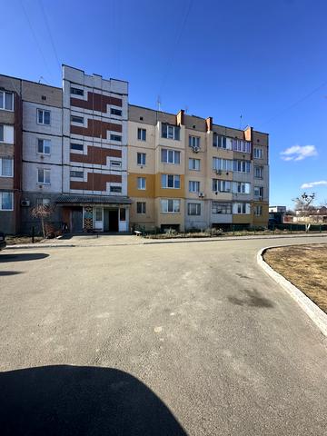 Квартальна, 21