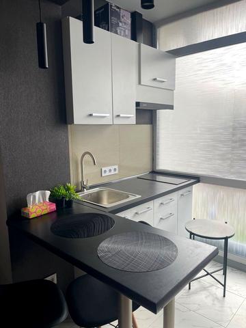 Молодіжна вул., (Будинок 5)