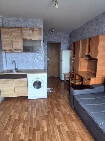 Івана Мазепи просп. (Петровського), 3