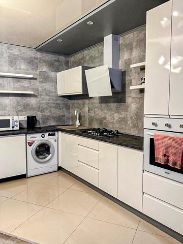 Генерала М. Тарнавського вул., 30