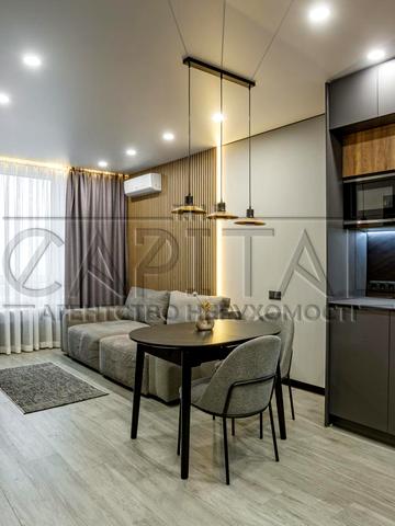 Ужгородський пров., 4/1