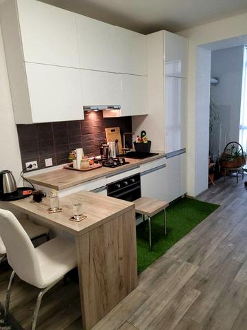 Центральна вул., 21