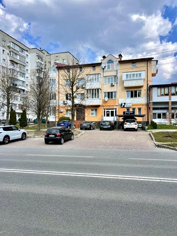 Андрея Шептицького вул., 5