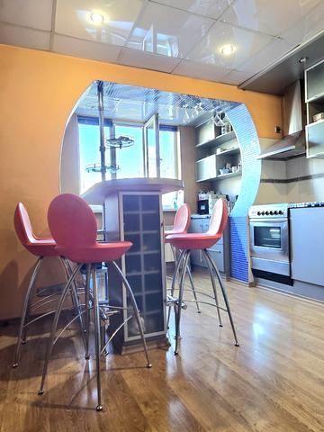 Лариси Руденко вул., 13