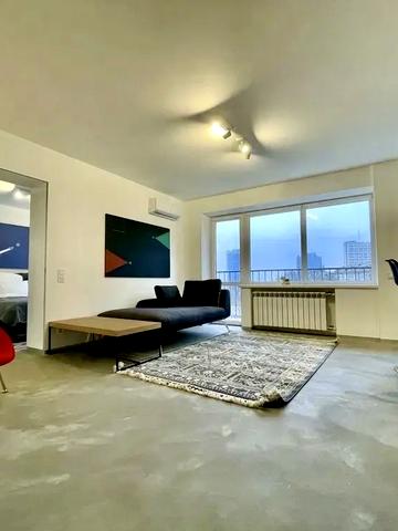 Івана Маряненка пров., 13