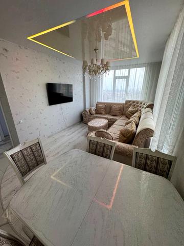 Любомира Гузара просп. (Космонавта Комарова), 11