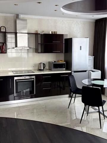 Феодосійська вул., 1-А