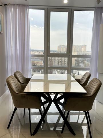 Миколи Гулака вул., 4