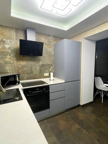 Кудрявська вул., 31-33