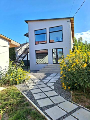 Анатолія Соловяненка вул., 85Б