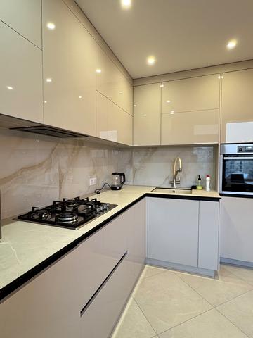 Білогірська вул., (Будинок)