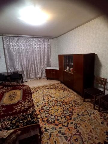 Героїв просп., 33