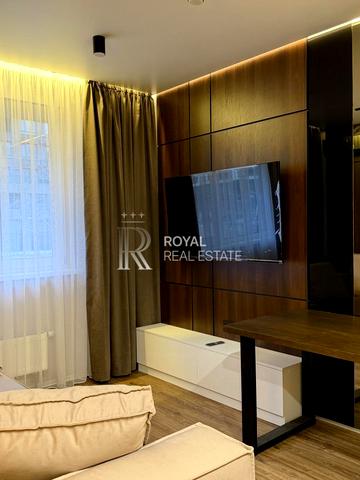 Салютна вул., (Будинок 03701-03705)